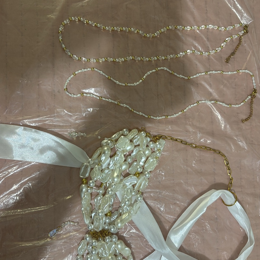 Chic Pearl and Gold Beaded Necklace Set